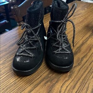 NWT Woman’s GBG sparkly boots in size 8M